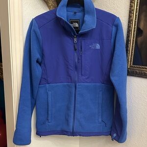 The North Face Two-Tone Women's Denali Polartec fleece in blue & purple sz. sm.